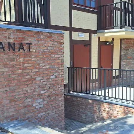 Jacht Amber 船屋 *