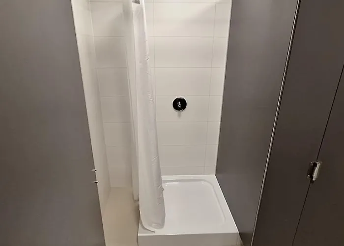 Ботель Jacht Amber *