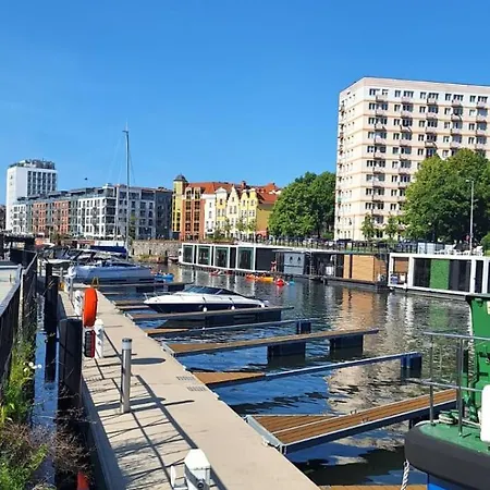 Jacht Amber Úszó hotel Gdańsk